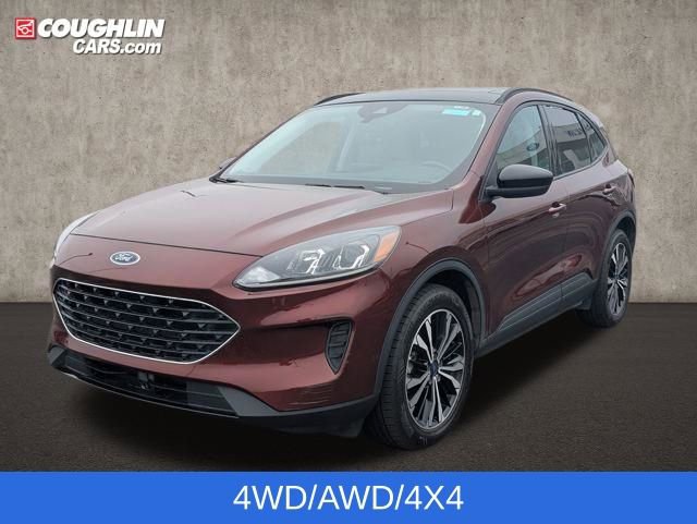 Used 2021 Ford Escape SE w/ SE Sport Appearance Package image 4