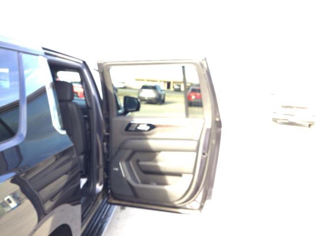 New 2026 Chevrolet Suburban LT image 16