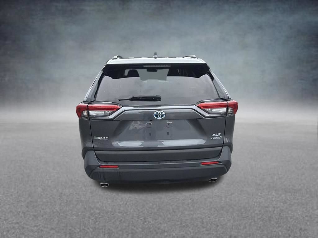 Used 2021 Toyota RAV4 XLE w/ XLE Grade Weather Package AWD/4WD image 4