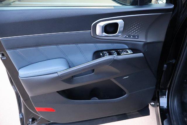 Used 2025 Kia Sorento SX Prestige image 19