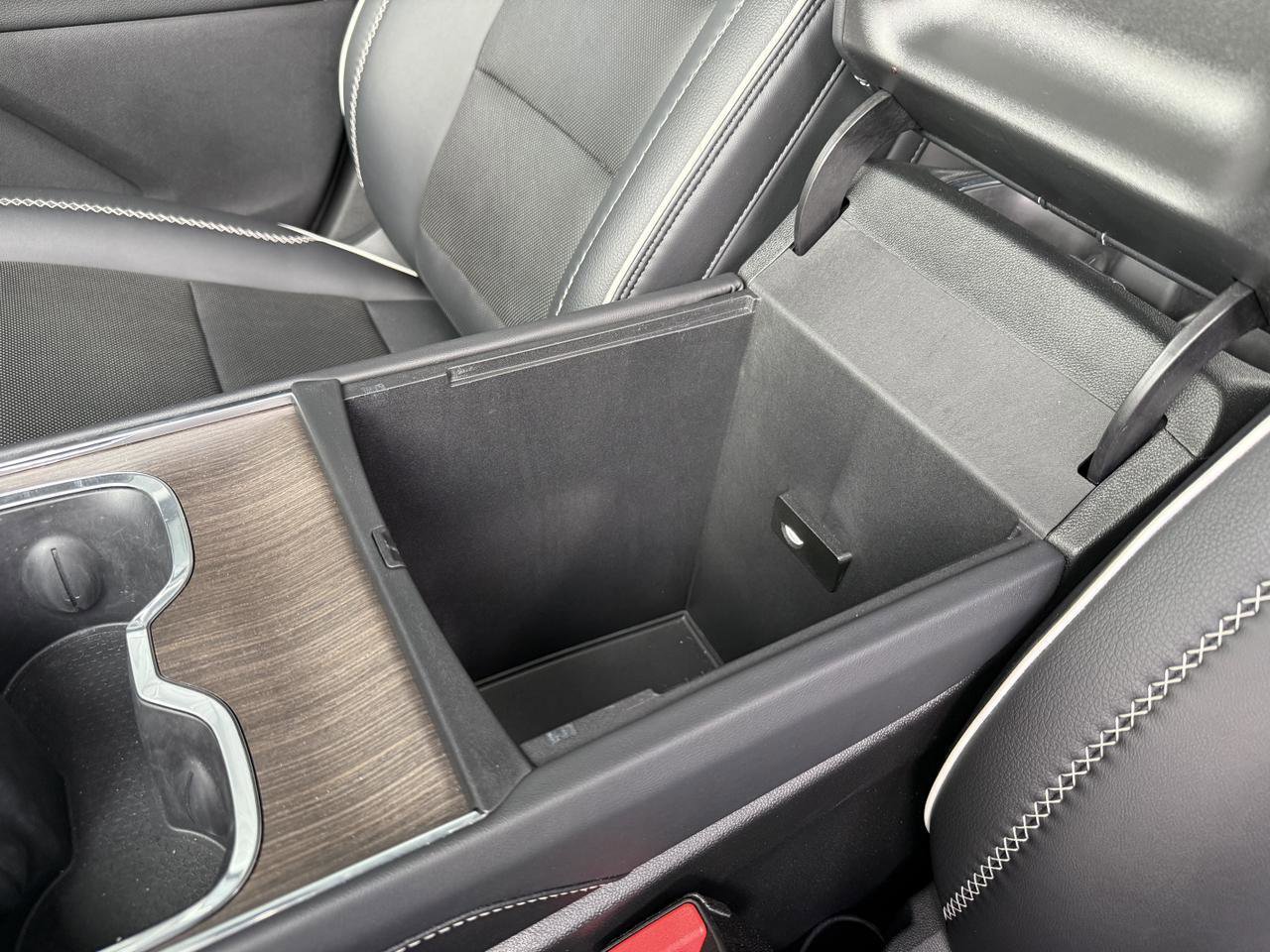Used 2024 GMC Acadia Denali w/ LPO, Floor Liner Package image 25