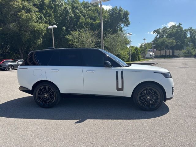 Used 2025 Land Rover Range Rover SE AWD/4WD image 5