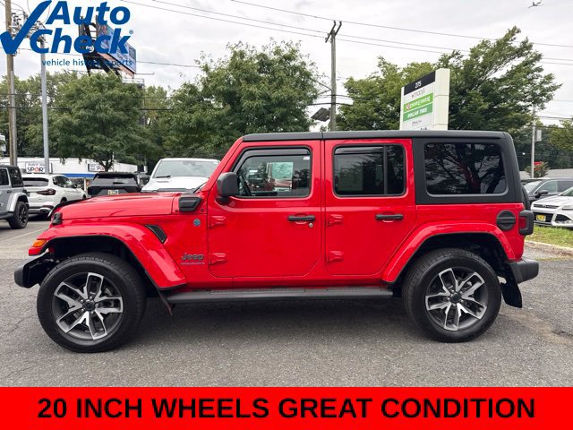 Used 2024 Jeep Wrangler Unlimited w/ Convenience Group AWD/4WD image 16