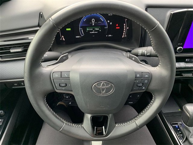 Used 2025 Toyota Camry SE image 19