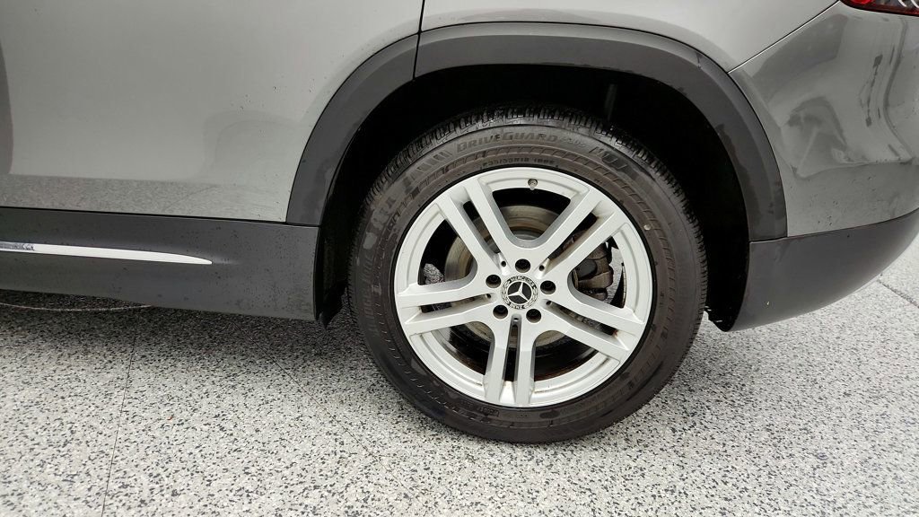 Used 2020 Mercedes-Benz GLB 250 4MATIC w/ Premium Package image 9