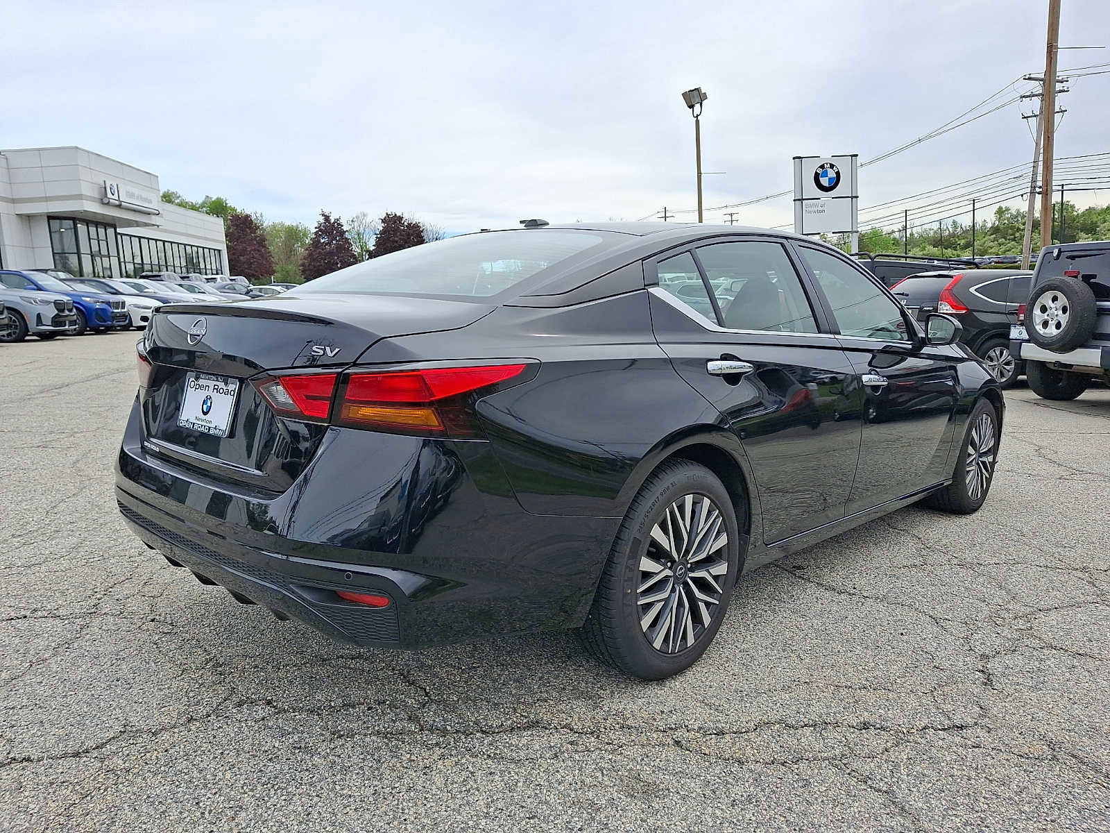 Used 2024 Nissan Altima 2.5 SV FWD image 6