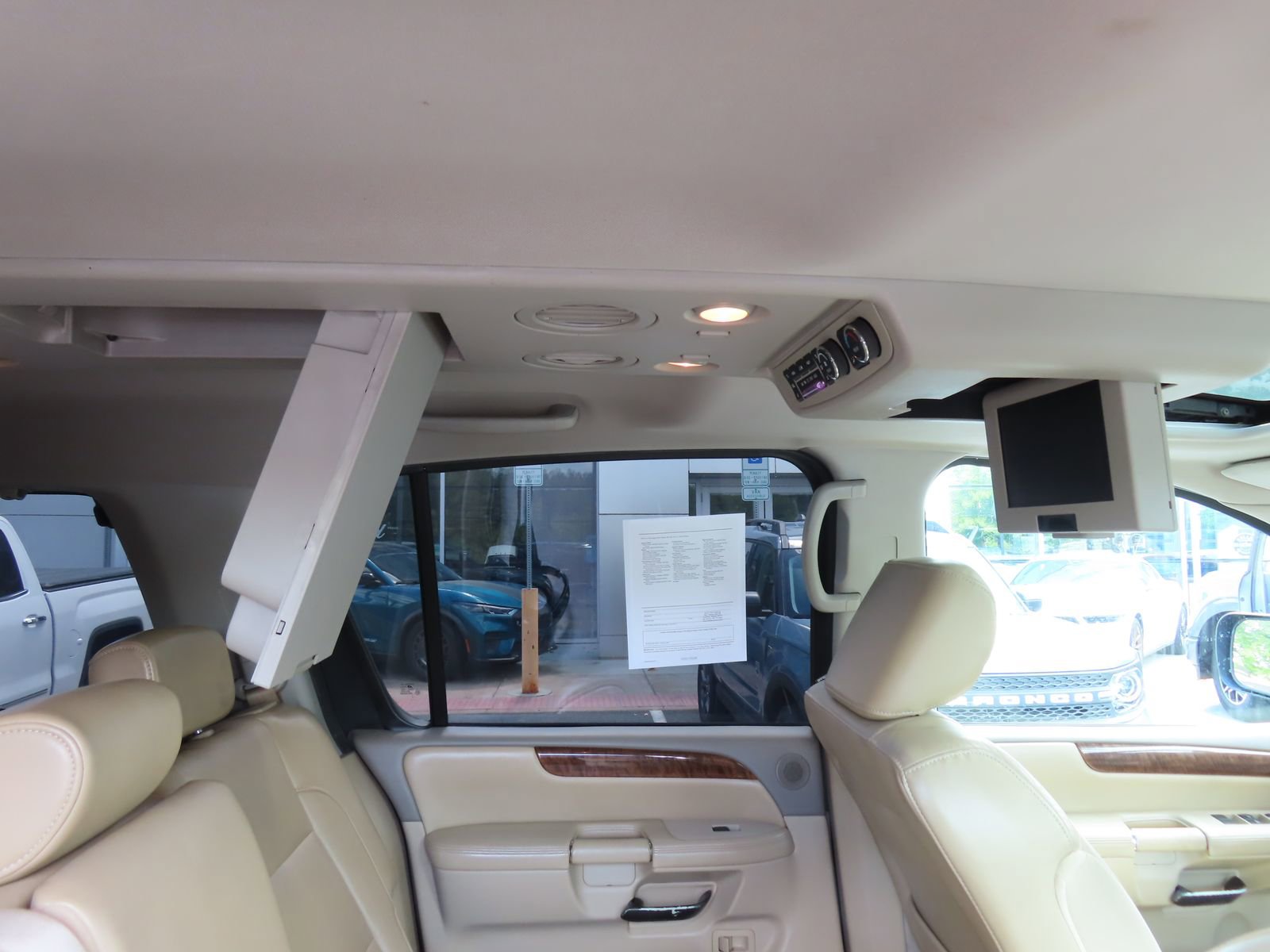 Used 2011 Nissan Armada Platinum AWD/4WD image 35