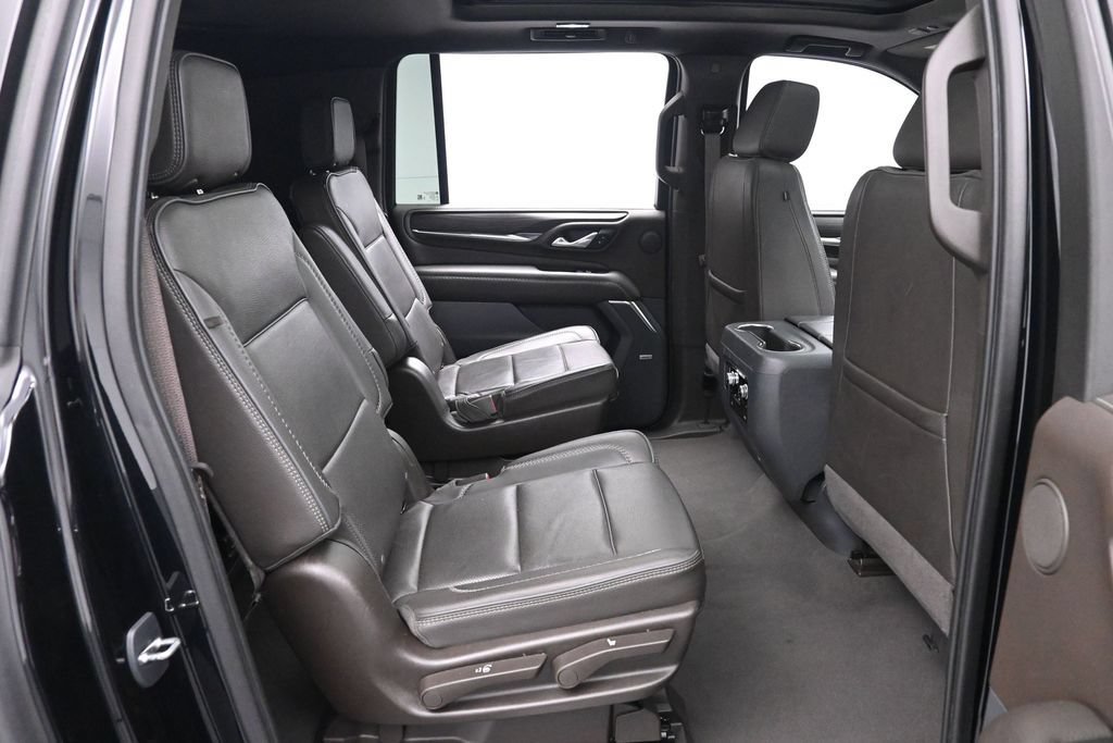 Used 2023 GMC Yukon XL Denali AWD/4WD image 18