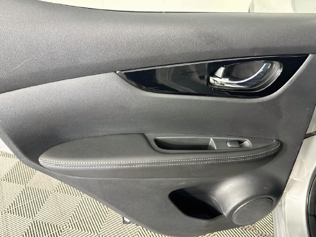 Used 2021 Nissan Rogue Sport SV FWD image 23