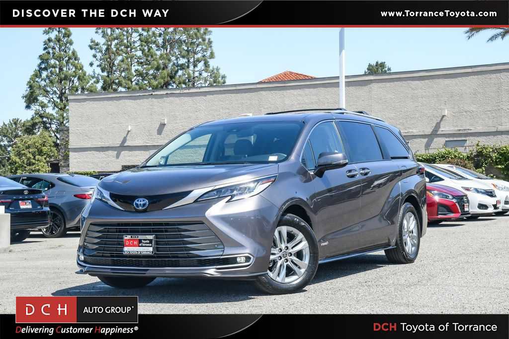 Used 2021 Toyota Sienna Limited FWD image 1