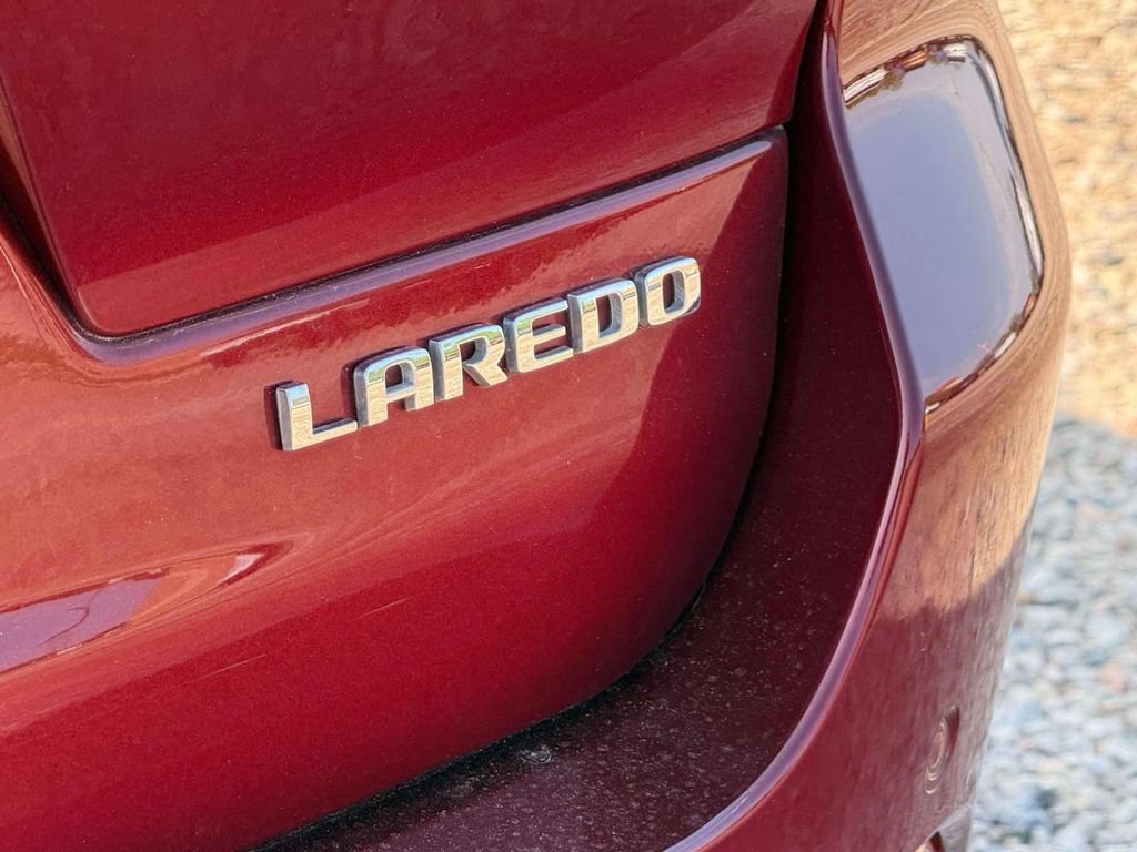Used 2022 Jeep Grand Cherokee L Laredo w/ Luxury Tech Group I AWD/4WD image 10