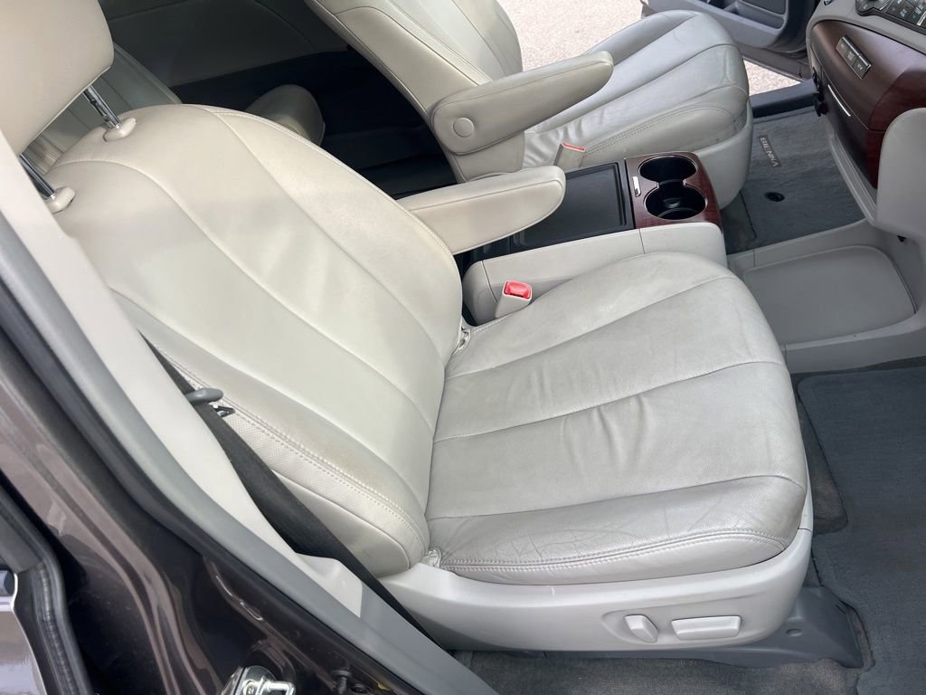Used 2014 Toyota Sienna XLE image 44