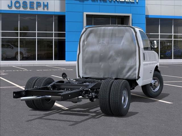 New 2025 Chevrolet Express 3500 w/ Driver Convenience Package image 4