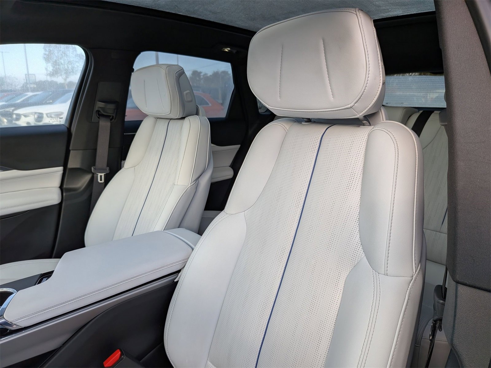 Used 2024 Cadillac Lyriq Luxury w/ LPO, Floor Liner Package image 15