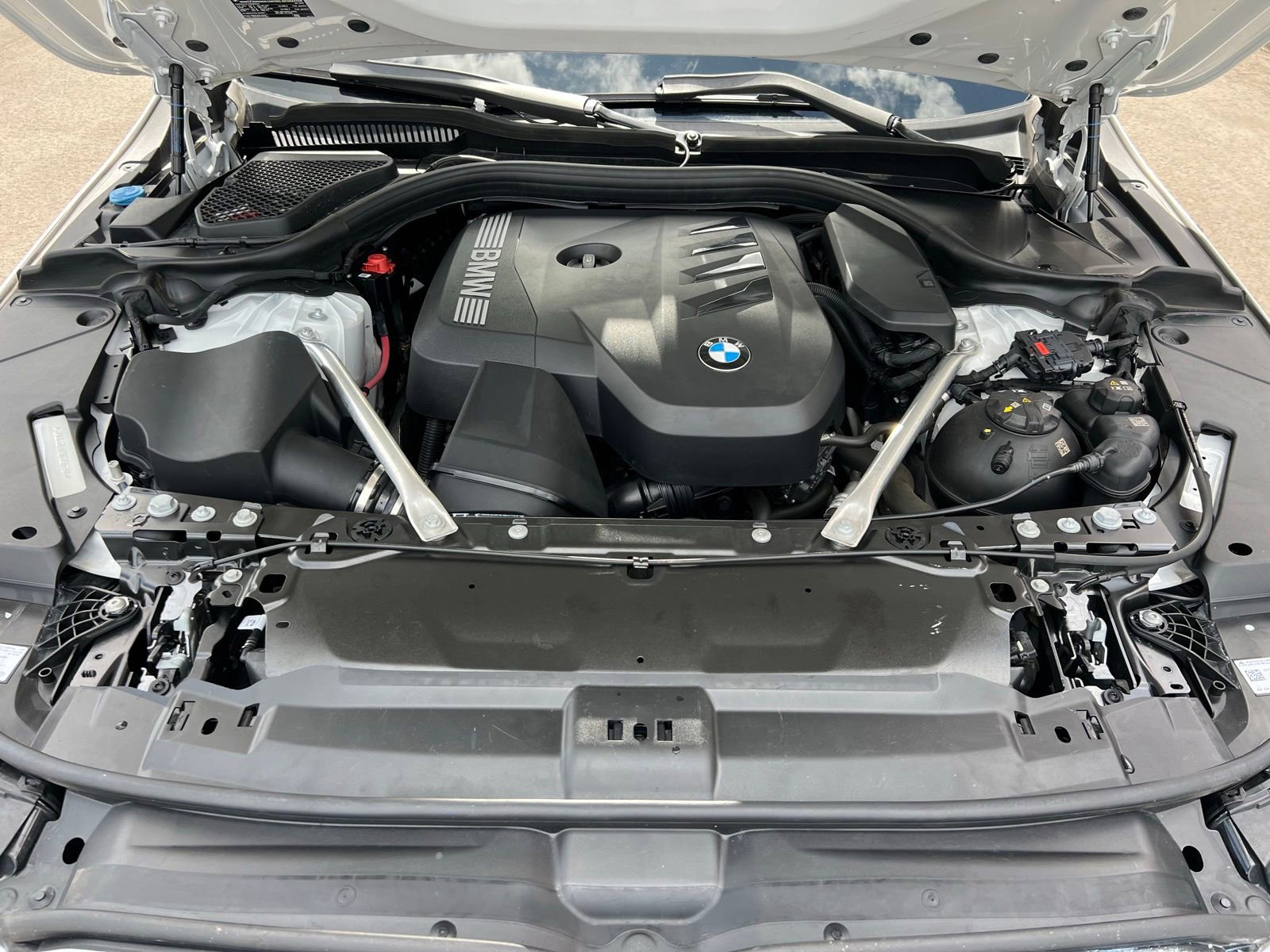 Used 2024 BMW 530i image 40