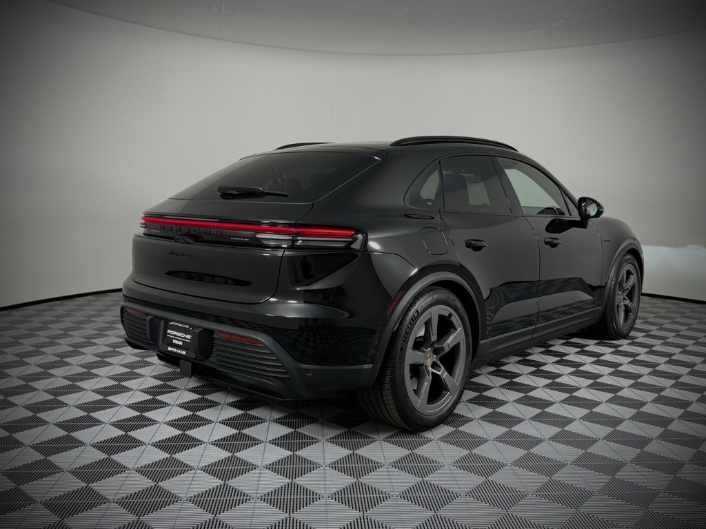 New 2025 Porsche Macan 4 Electric image 10