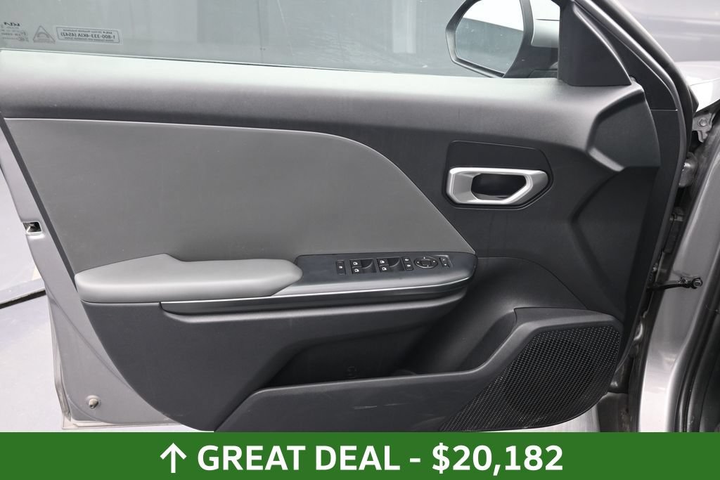 Used 2025 Kia K4 FWD image 18