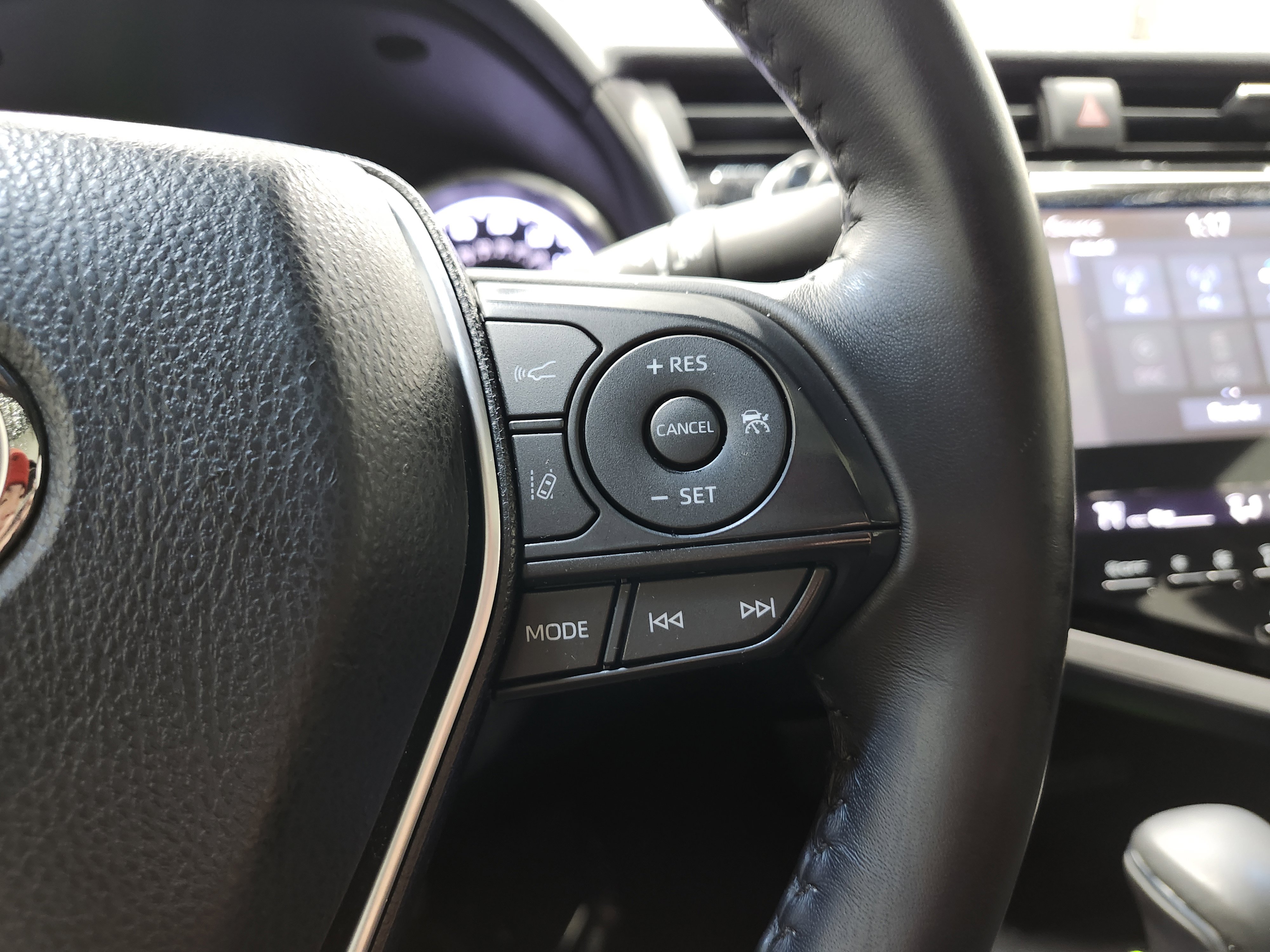 Used 2018 Toyota Camry SE w/ Audio Package image 37