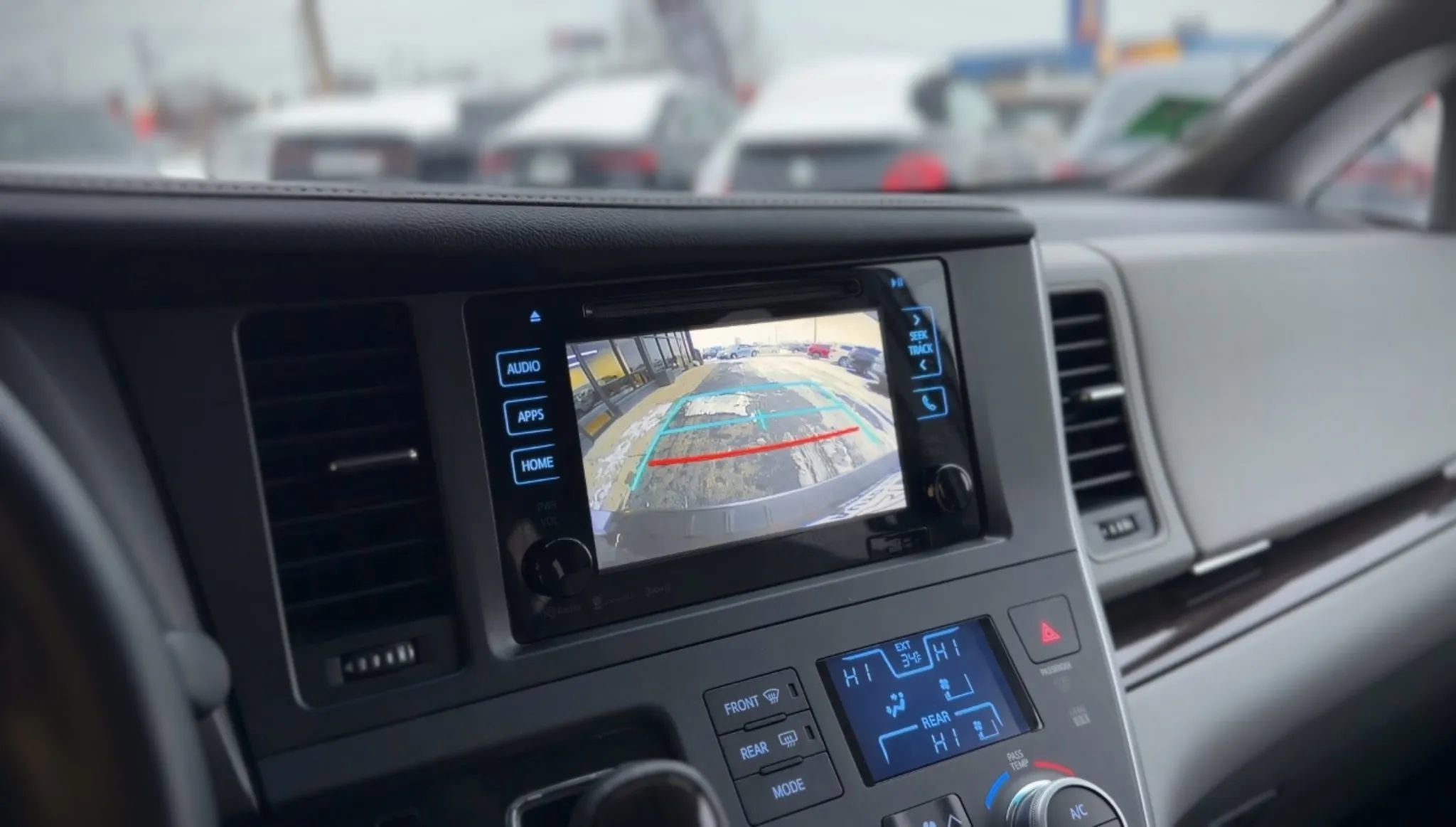 Used 2017 Toyota Sienna XLE image 16