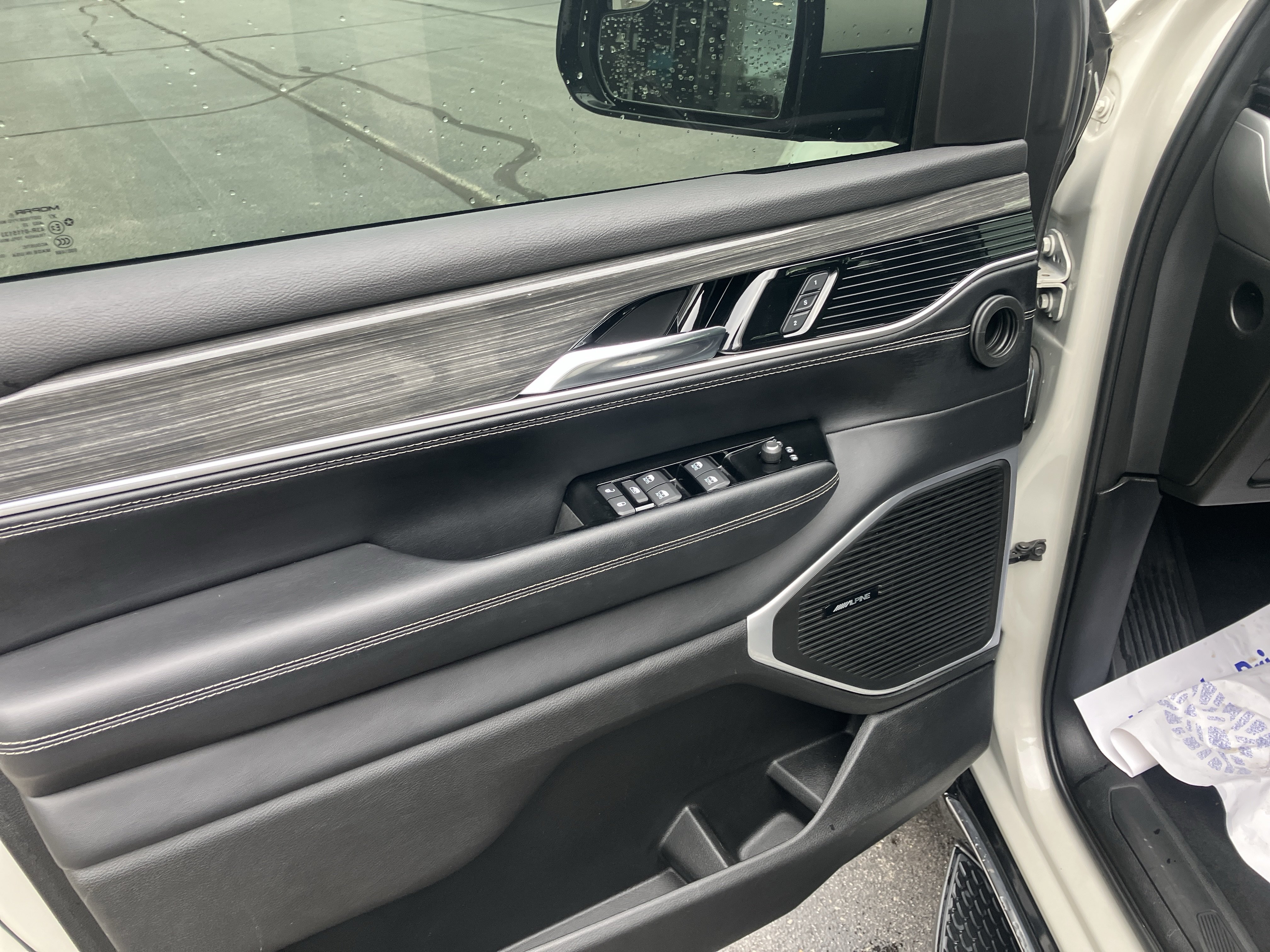 Used 2022 Jeep Wagoneer Series III w/ Flexible Seating Group AWD/4WD image 18