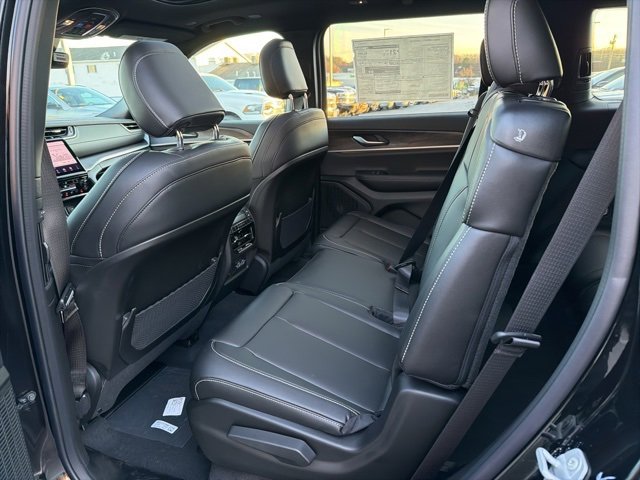 New 2025 Jeep Grand Cherokee L Limited image 8