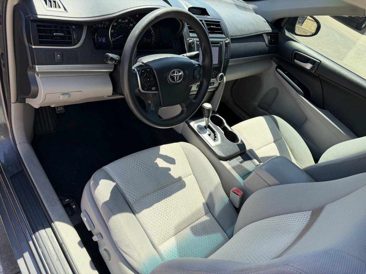 Used 2014 Toyota Camry LE FWD image 10