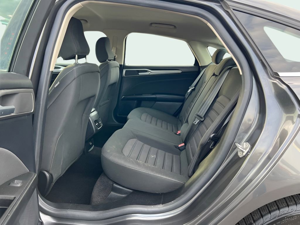 Used 2020 Ford Fusion SE AWD/4WD image 11