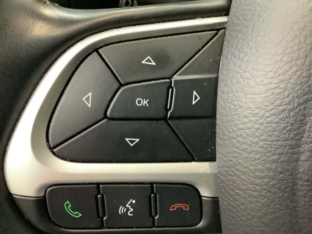 Used 2021 Jeep Compass Limited w/ Sun and Sound Group image 17