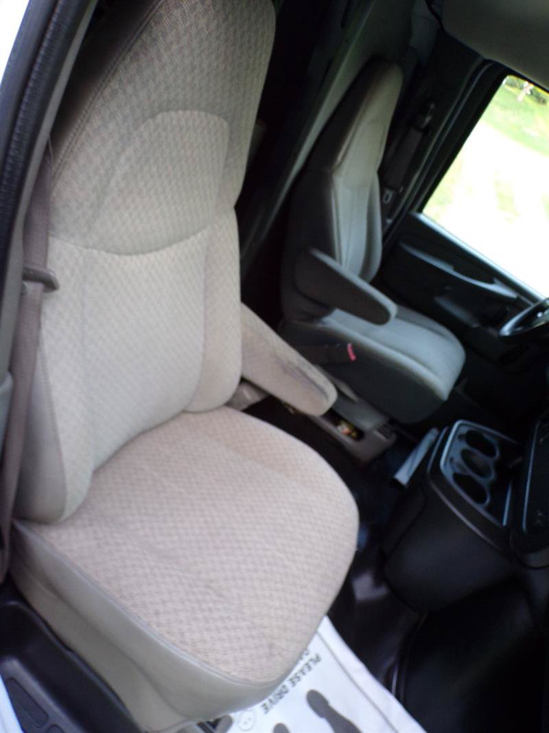 Used 2012 Chevrolet Express 2500 RWD image 19
