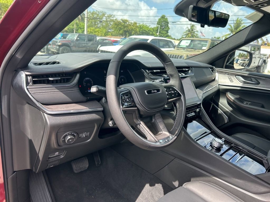 New 2025 Jeep Grand Cherokee Overland w/ Luxury Tech Group IV image 10