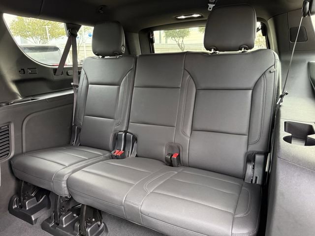 Used 2024 Chevrolet Suburban Z71 w/ Off-Road Capability Package image 25