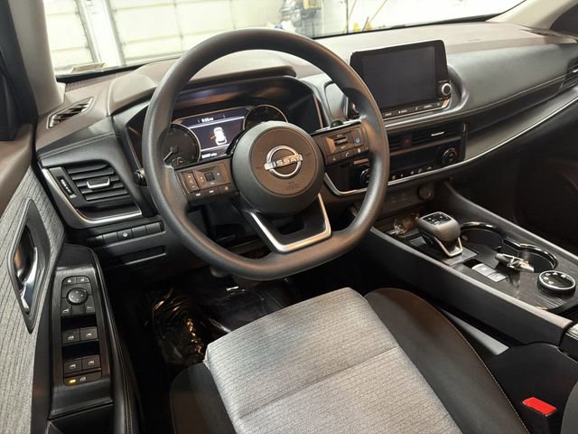 Used 2023 Nissan Rogue SV image 17