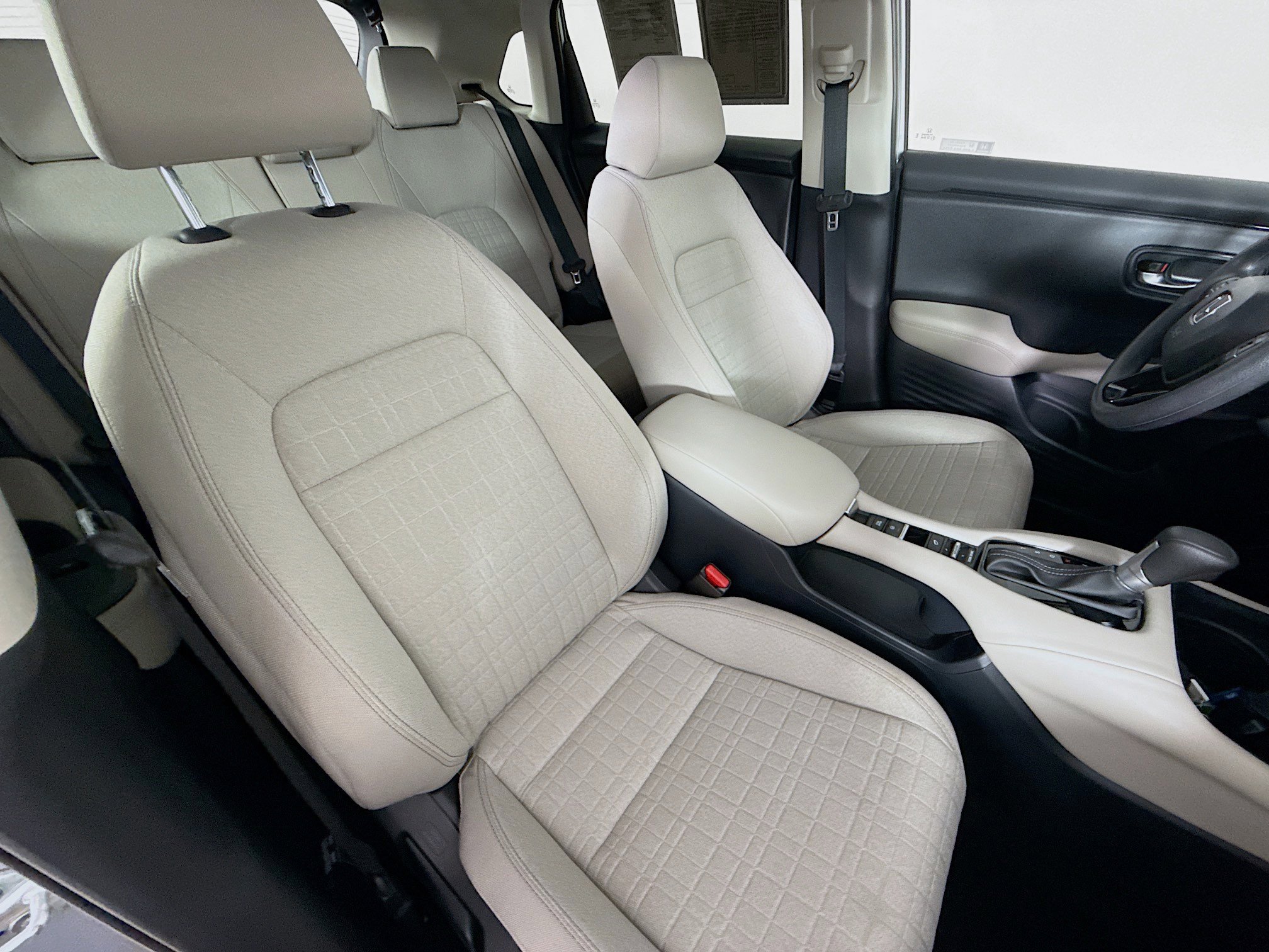 Certified 2026 Honda HR-V LX image 33