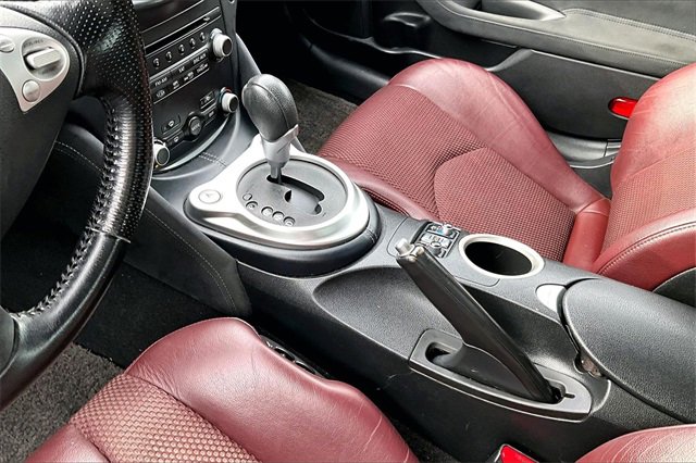 Used 2010 Nissan 370Z Touring image 14