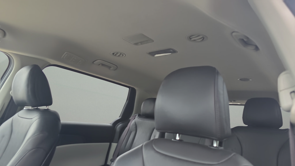 Used 2024 Kia Carnival LX FWD image 15