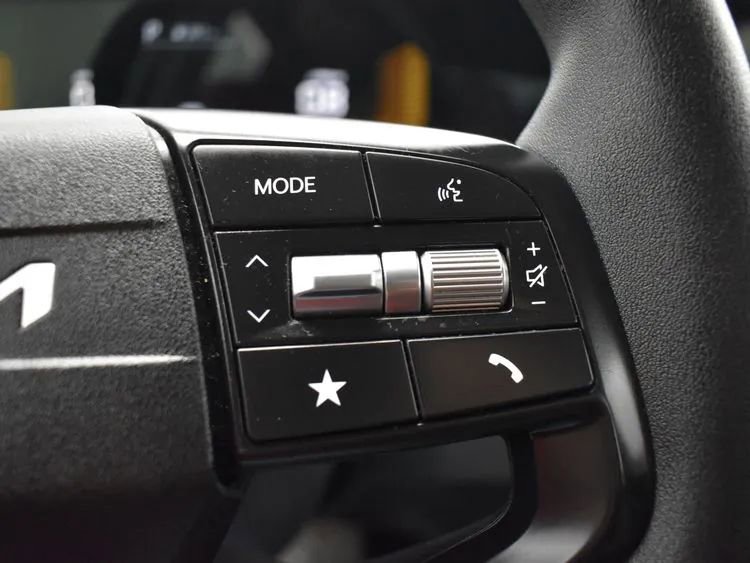 Used 2025 Kia K4 image 22