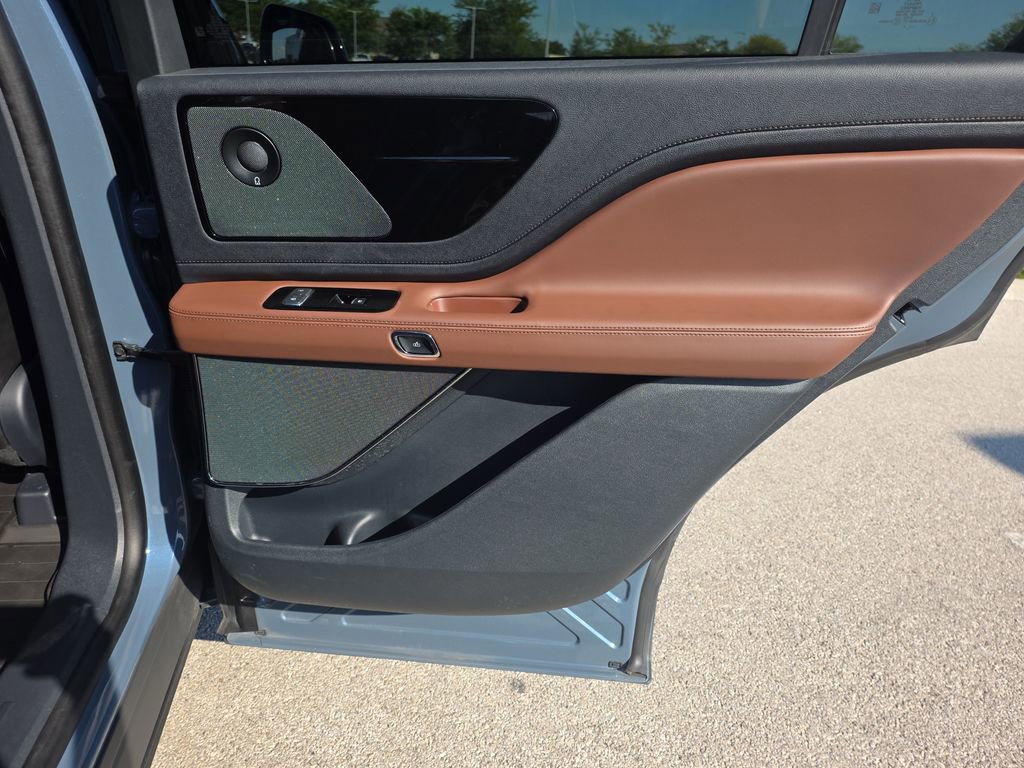 Used 2025 Lincoln Aviator Reserve w/ Illumination Package image 46