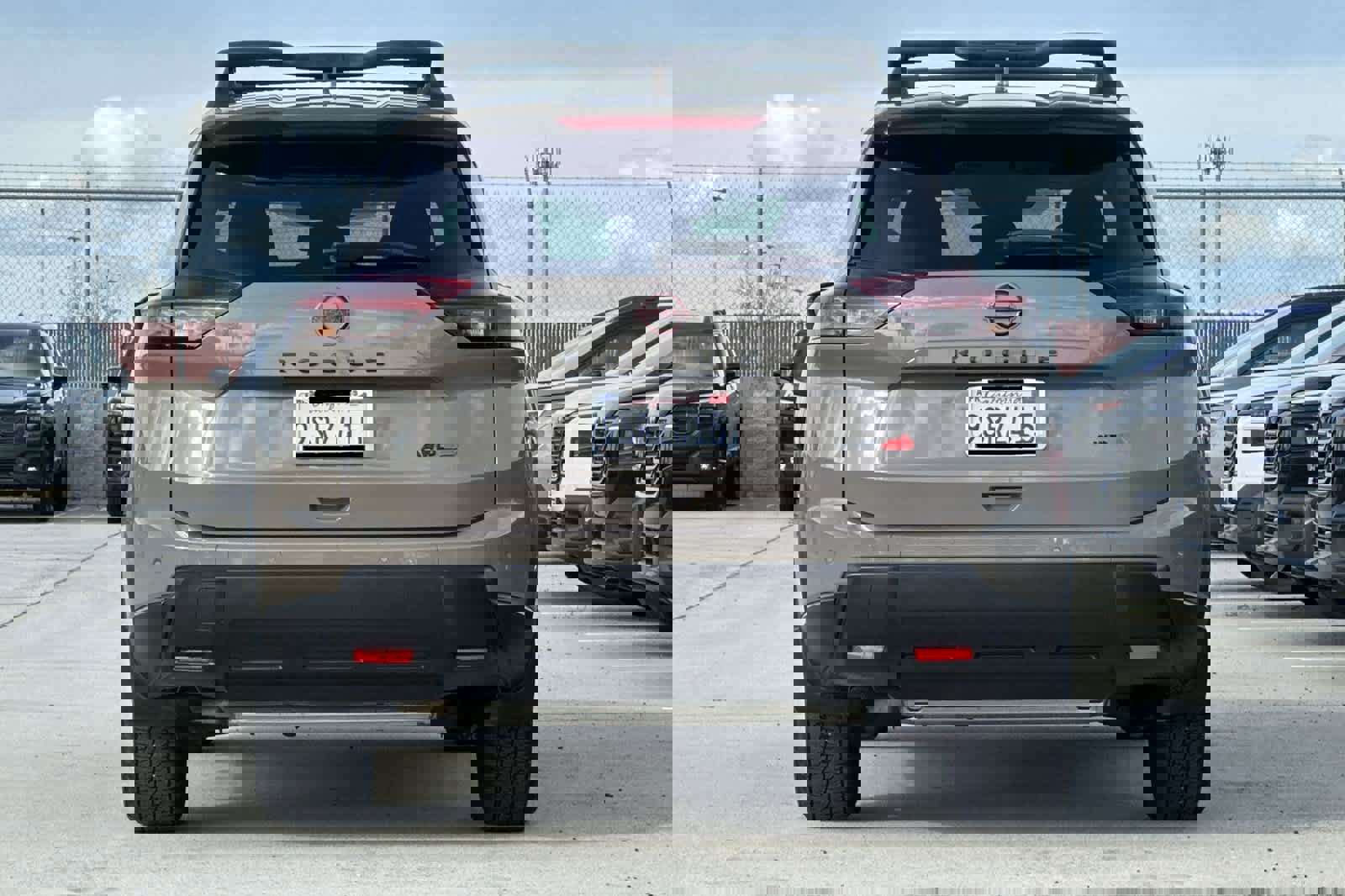 Used 2025 Nissan Rogue SV image 4