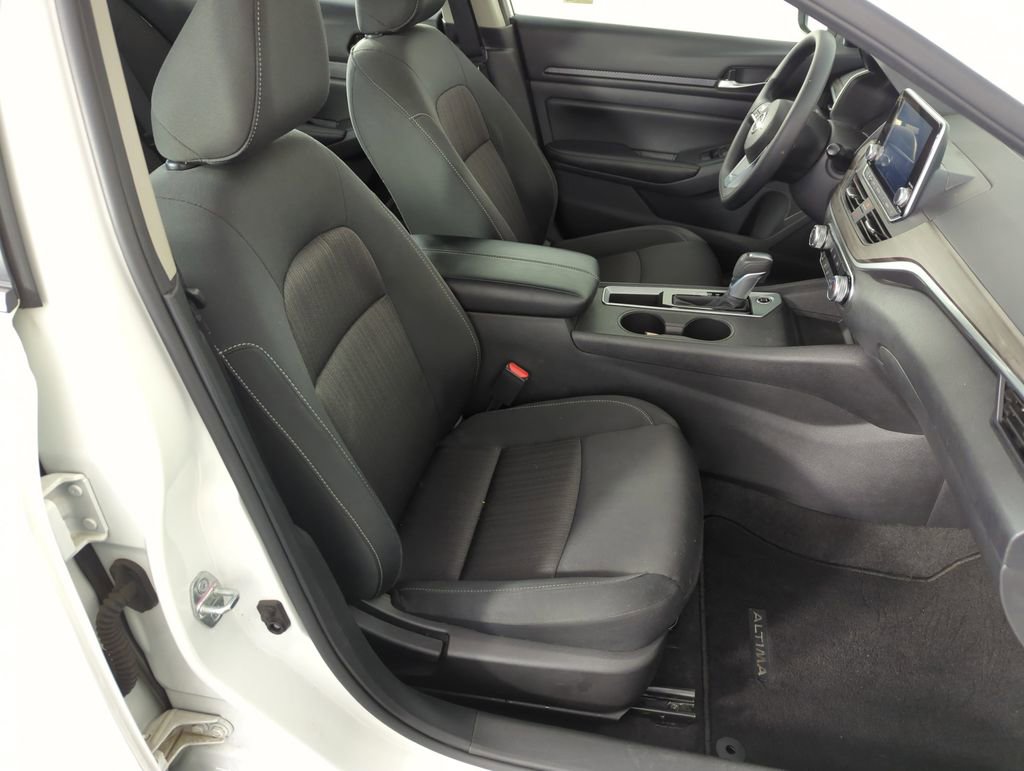 Used 2025 Nissan Altima 2.5 SV image 35