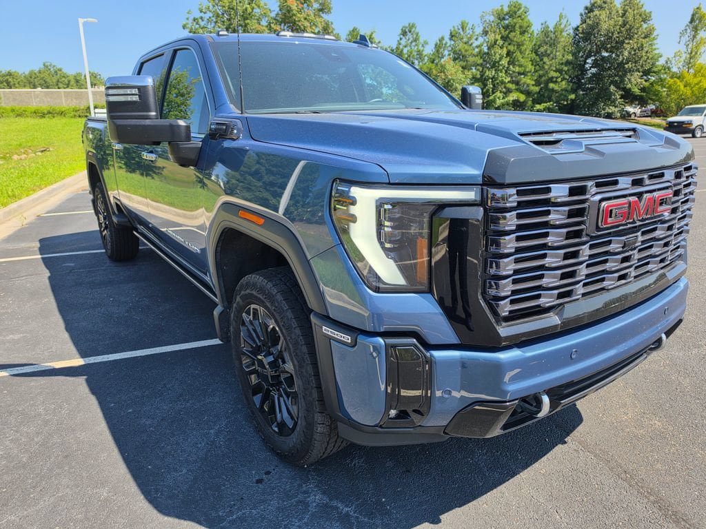 Used 2026 GMC Sierra 2500 Denali Ultimate AWD/4WD image 5