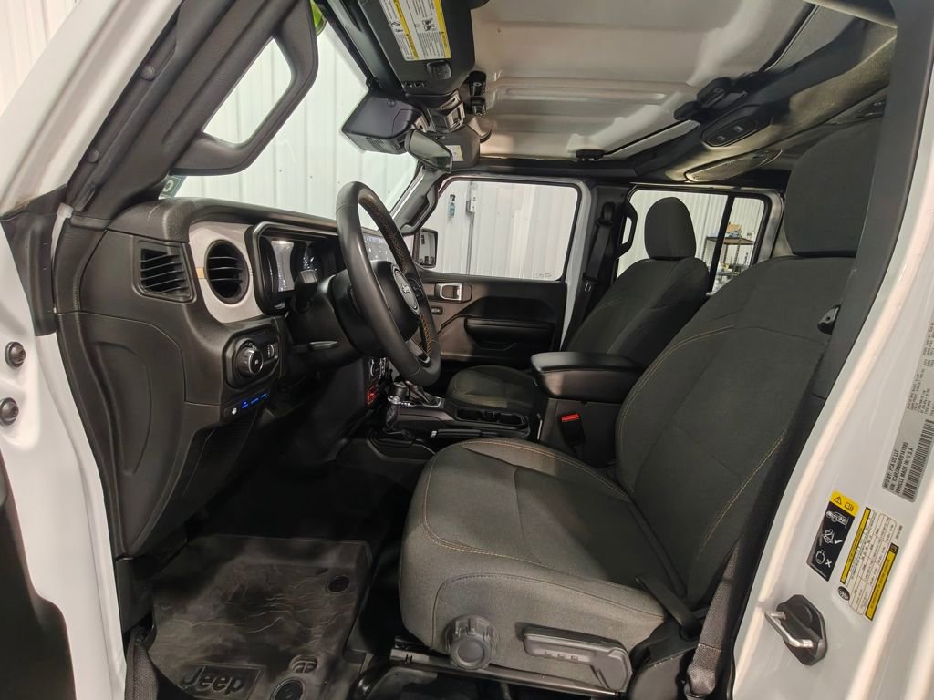 Used 2024 Jeep Wrangler Unlimited image 25