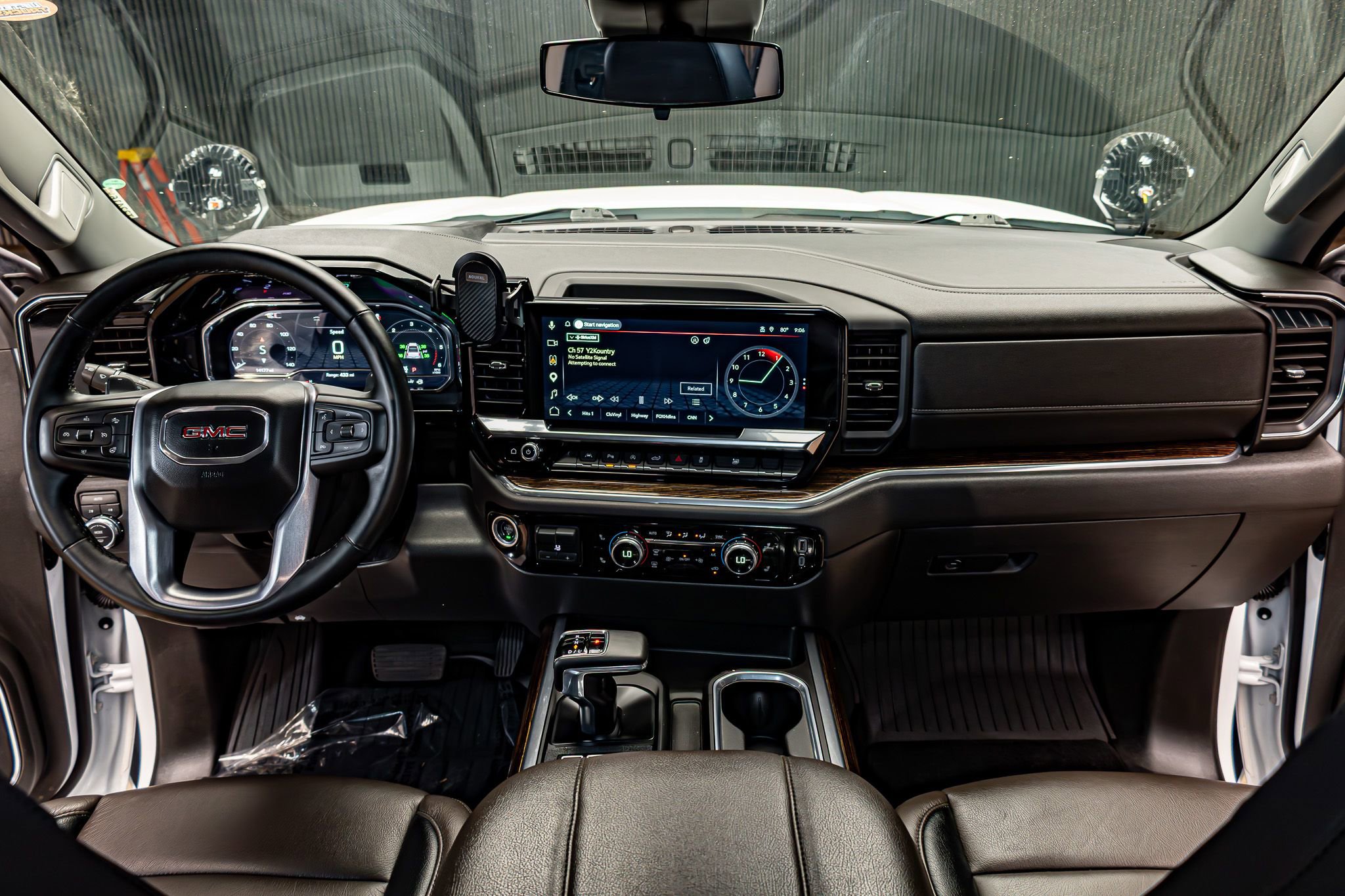 Used 2025 GMC Sierra 1500 Elevation w/ Preferred Package image 17