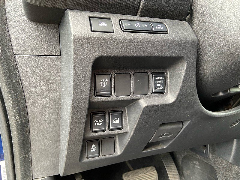 Used 2022 Nissan Frontier SV AWD/4WD image 7