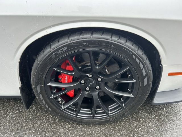 Used 2016 Dodge Challenger SRT Hellcat image 13