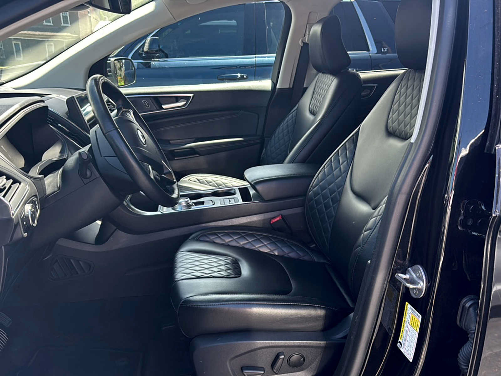 Used 2024 Ford Edge Titanium AWD/4WD image 8