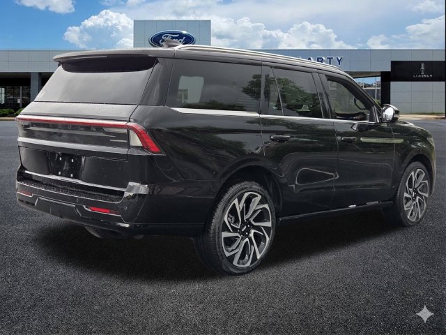 New 2026 Lincoln Navigator Reserve AWD/4WD image 5