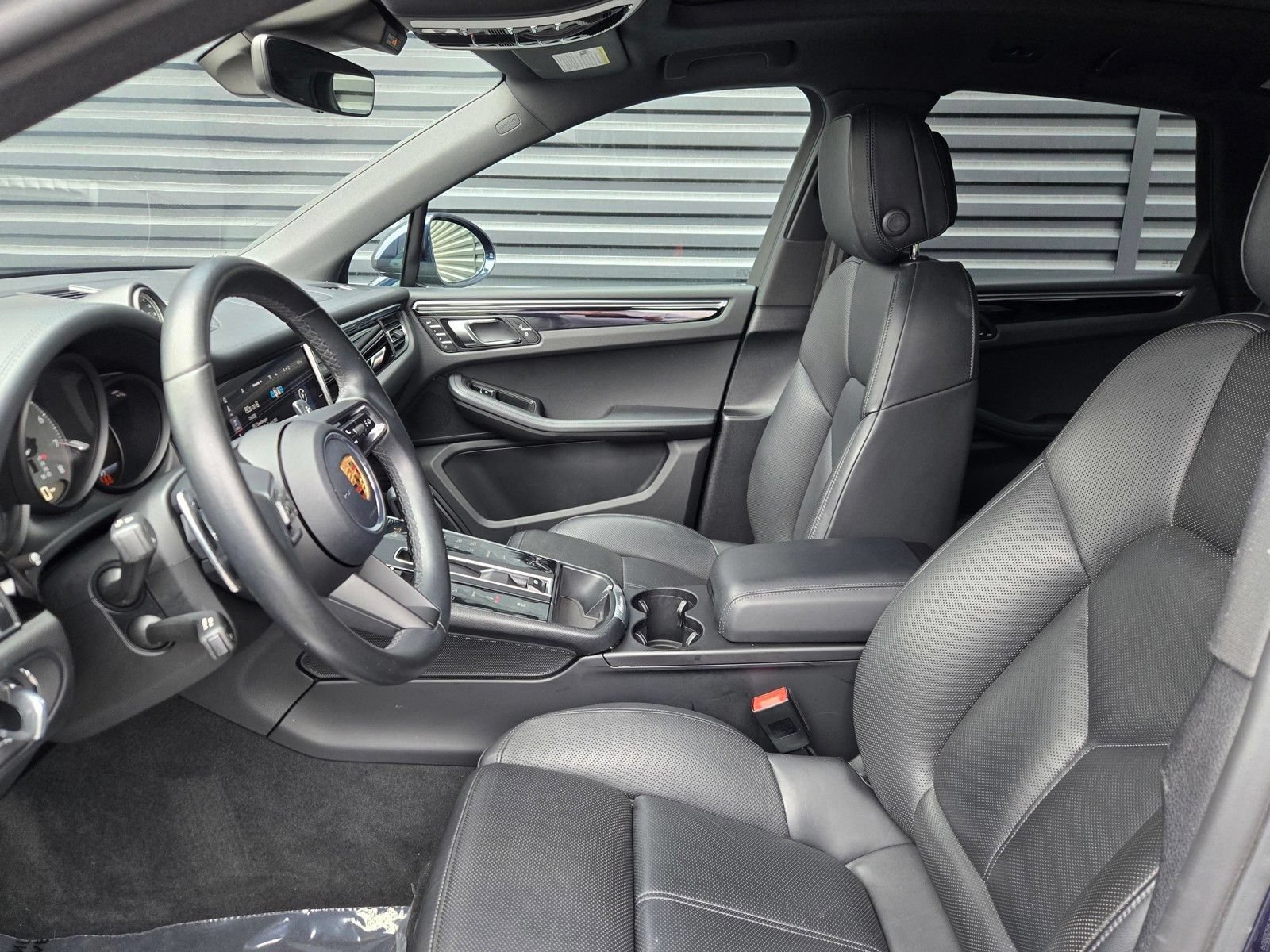 Used 2022 Porsche Macan S w/ Premium Package Plus AWD/4WD image 27