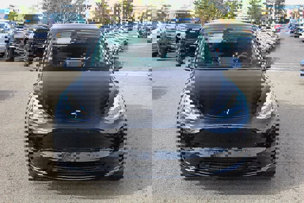 Used 2023 Tesla Model Y Long Range image 2