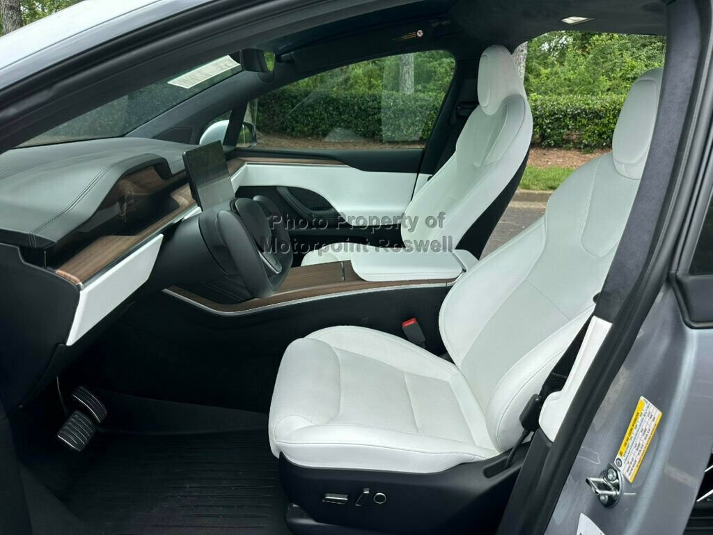 Used 2025 Tesla Model X AWD/4WD image 6