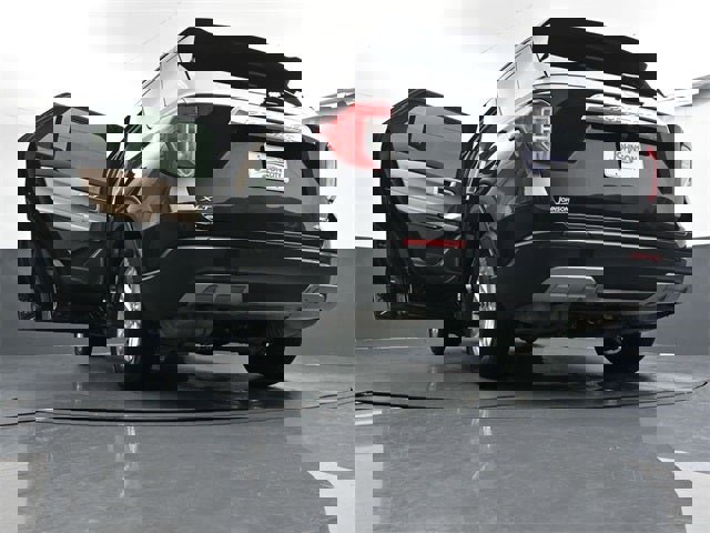 Used 2023 Ford Explorer XLT w/ Equipment Group 202A image 32